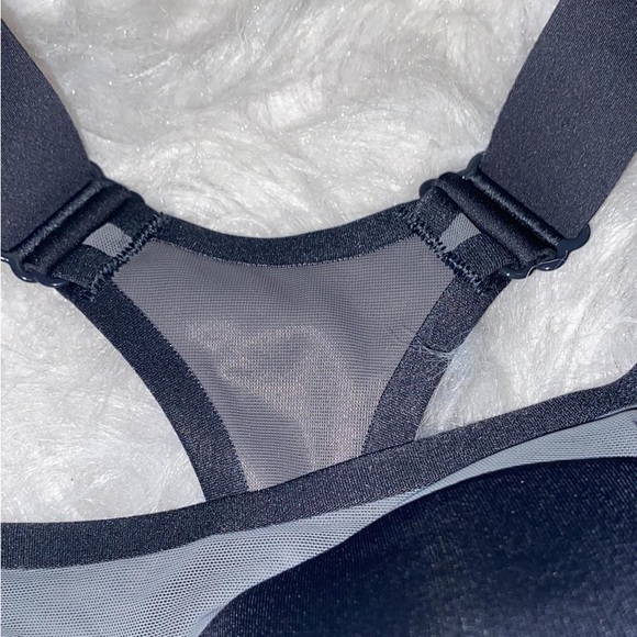 Dare Racerback Run Bra - Picture 7 of 10